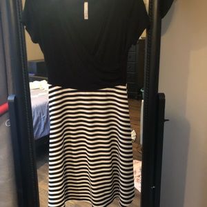 V neck black and white dress